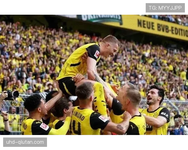 罗伊斯赛后眼含热泪,多特蒙德主场球迷高歌送别传奇 罗伊斯赛后眼含热泪,多特蒙德主场球迷高歌送别传奇